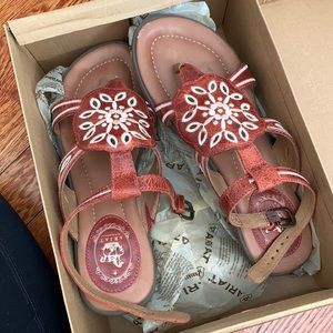 EUC - Ariat Leather Sandals